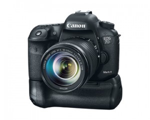 Canon EOS 7d Mark II Front with lense